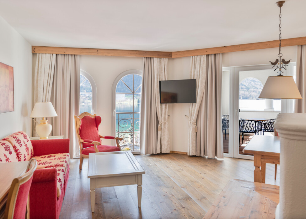 Großzügige Suite für ein romantisches Wochenende für zwei im 4 Sterne Superior Hotel Ebner's Waldhof am Fuschlsee, Salzkammergut.